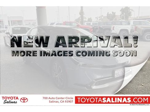Used 2025 Toyota Prius XLE FWD image 1