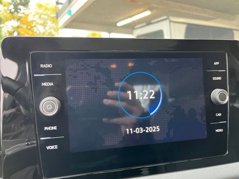 Used 2025 Volkswagen Jetta SE image 21