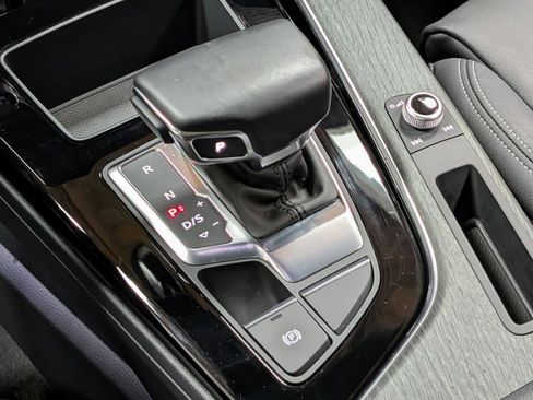 Used 2024 Audi A4 2.0T Premium w/ Convenience Package image 28