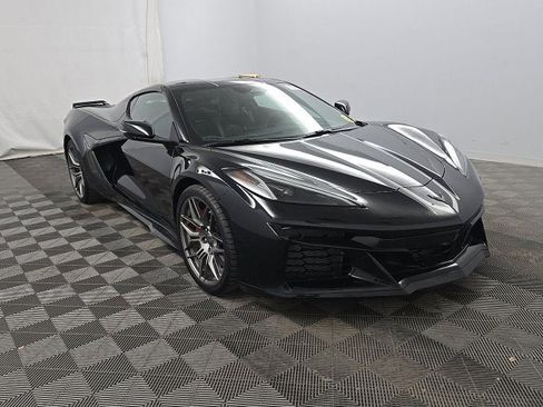 Used 2025 Chevrolet Corvette Z06 RWD image 7