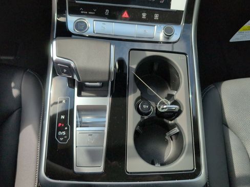 New 2025 Audi Q8 Premium Plus image 17