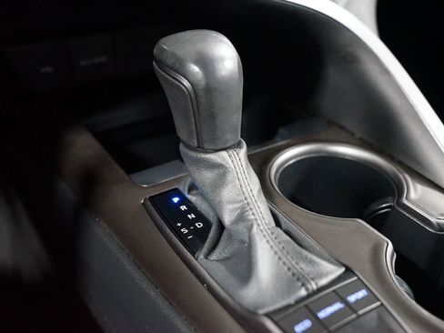 Used 2023 Toyota Camry SE image 21