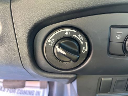 Used 2022 Nissan Frontier PRO-4X w/ Technology Package image 18