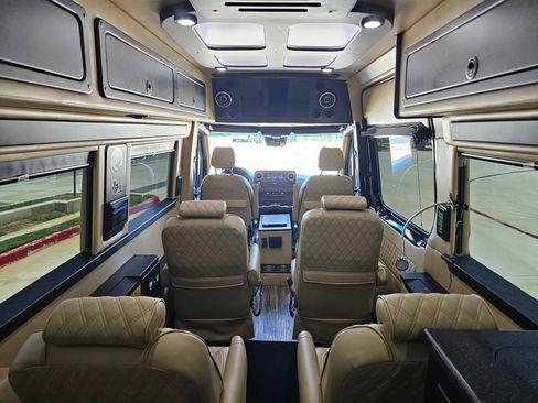 Used 2019 Mercedes-Benz Sprinter 3500 image 40