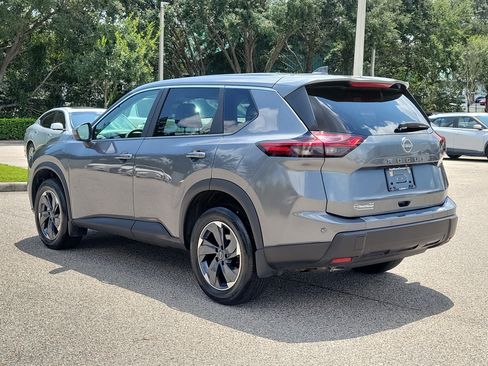 Certified 2025 Nissan Rogue SV FWD image 7