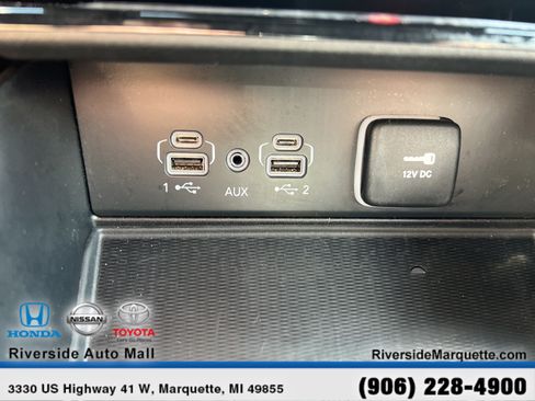 Used 2024 Jeep Grand Cherokee Altitude AWD/4WD image 18