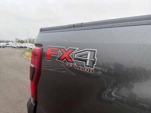 Used 2017 Ford F250 XLT w/ XLT Premium Package image 10