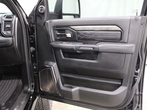 Used 2025 RAM 2500 Limited image 28