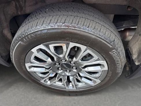 Used 2023 GMC Sierra 1500 Denali Ultimate AWD/4WD image 9