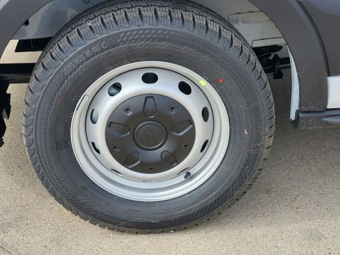 New 2026 Ford Transit 250 148 Medium Roof image 12