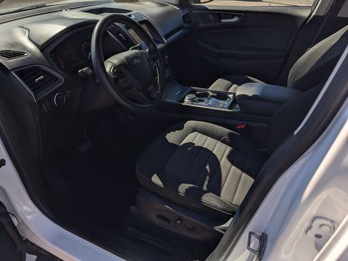 Certified 2020 Ford Edge SE image 9