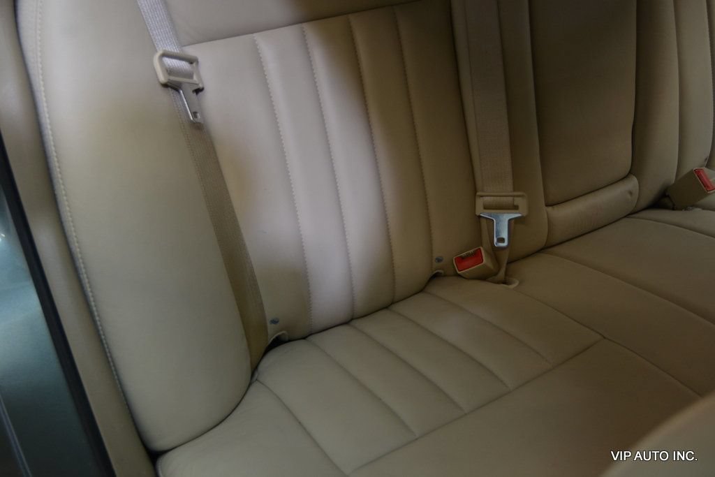 Used 2006 Lincoln Town Car Signature RWD image 26