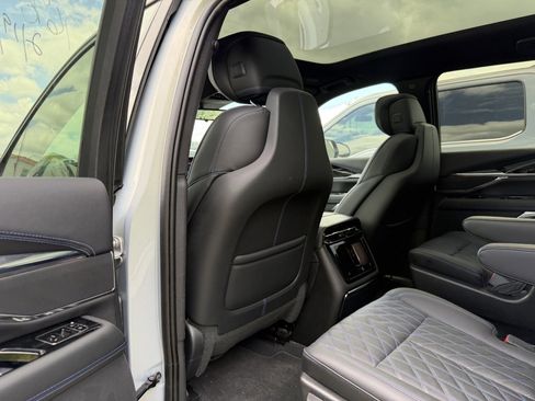 Used 2025 Cadillac Escalade IQ Sport 1 AWD/4WD image 21