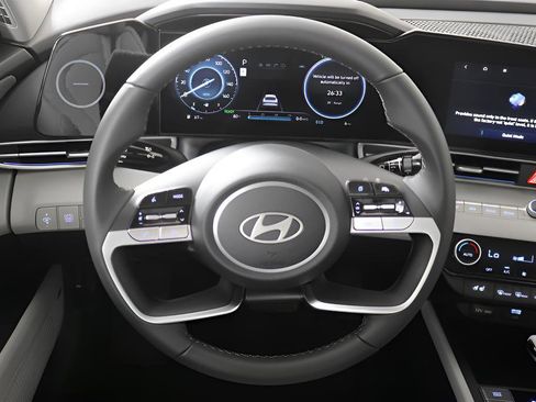New 2025 Hyundai Elantra Limited FWD image 27
