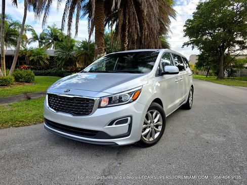 Used 2021 Kia Sedona EX image 6