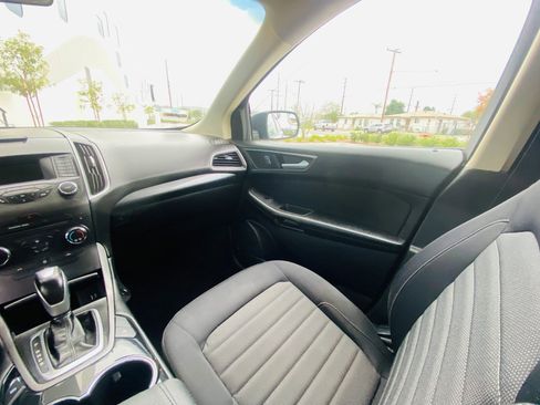Used 2016 Ford Edge SE image 27