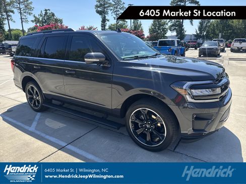 Used 2023 Ford Expedition Limited RWD image 1