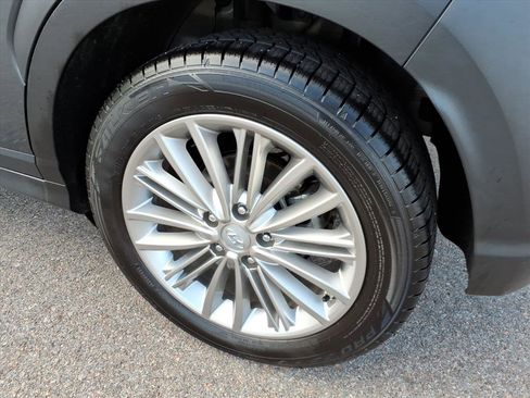 Used 2021 Hyundai Kona SEL Plus image 9