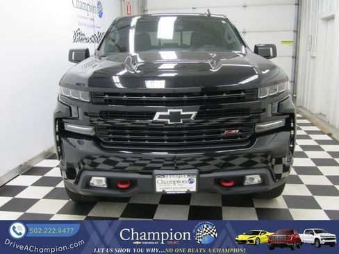 Used 2020 Chevrolet Silverado 1500 LT Trail Boss w/ Midnight Edition AWD/4WD image 2