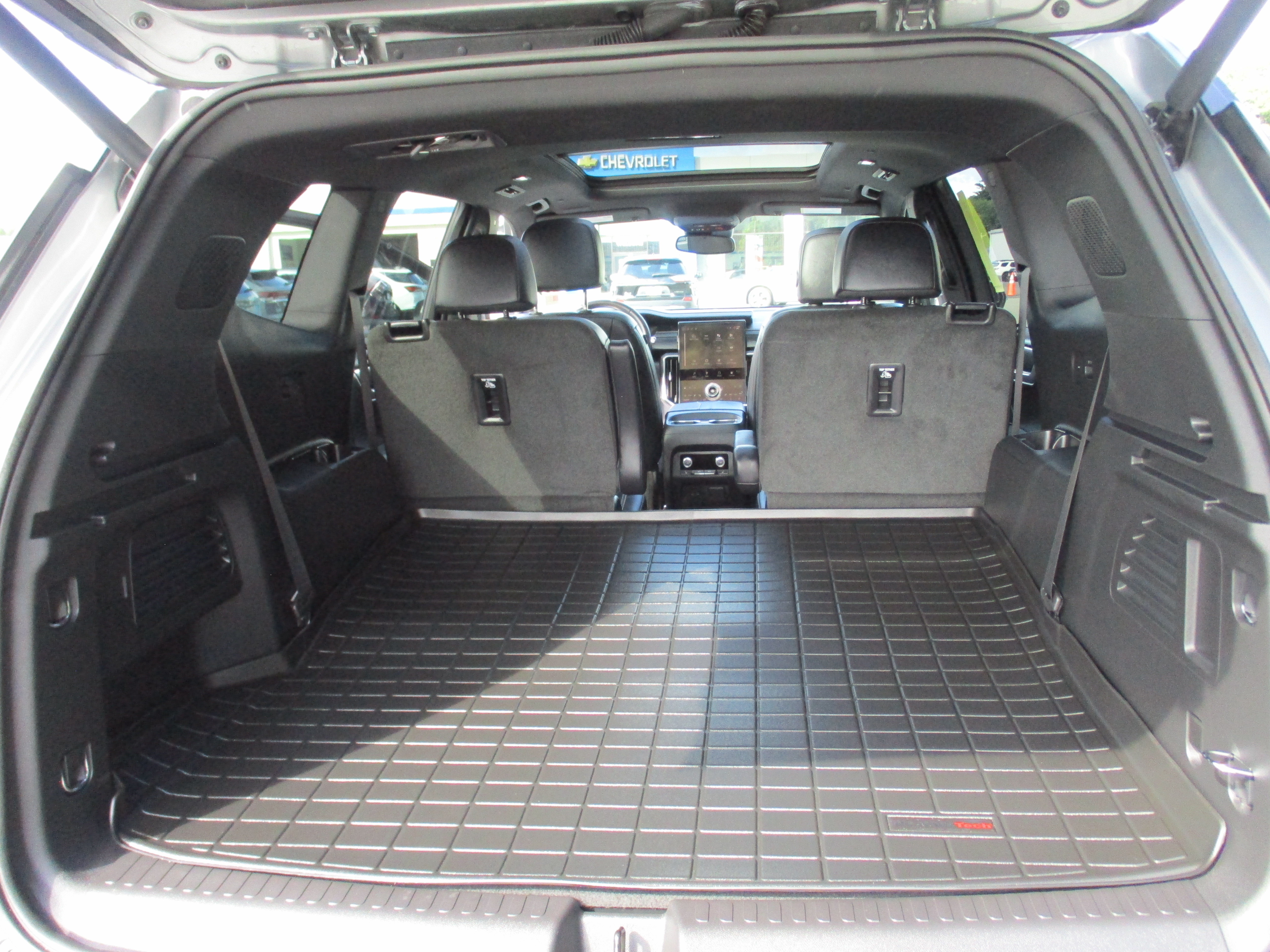 Certified 2025 GMC Acadia Elevation w/ Elevation Premium Package AWD/4WD image 15
