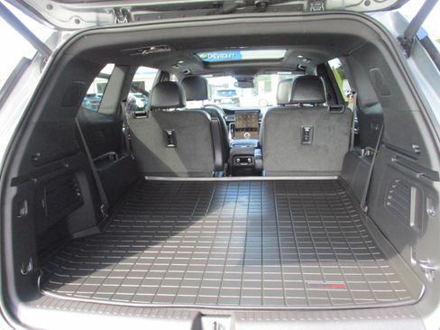 Used 2025 GMC Acadia Elevation w/ Elevation Premium Package AWD/4WD image 15
