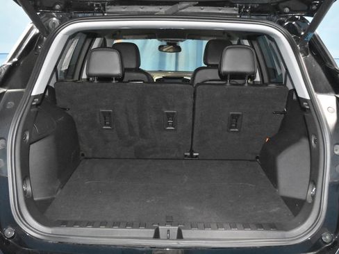 Used 2022 GMC Terrain SLT image 30