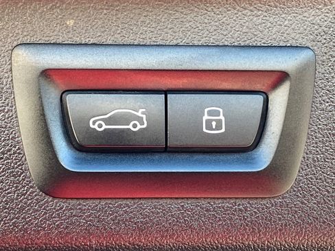 Used 2024 BMW X7 xDrive40i w/ Executive Package image 24