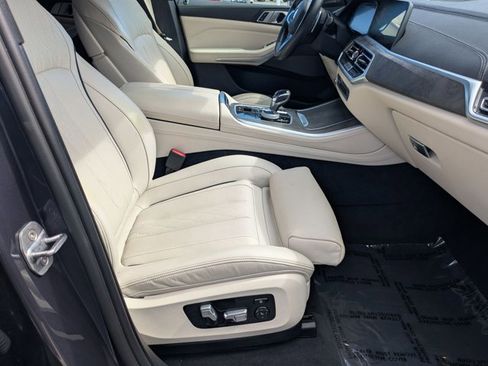 Used 2020 BMW X5 M50i w/ Premium Package AWD/4WD image 22