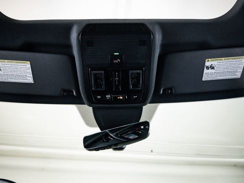 Used 2024 Volkswagen Golf R AWD/4WD image 20