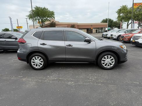 Used 2019 Nissan Rogue S FWD image 4