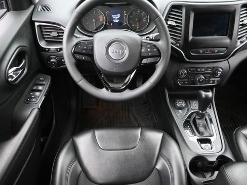 Used 2021 Jeep Cherokee Altitude image 13