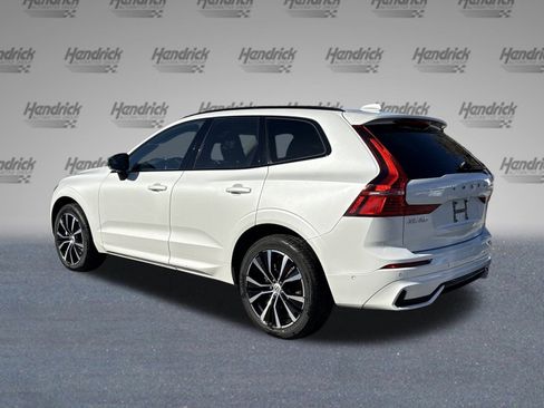 Used 2025 Volvo XC60 B5 Plus image 8