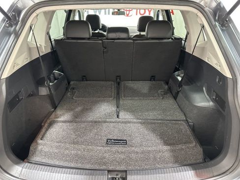 Used 2018 Volkswagen Tiguan SE image 17