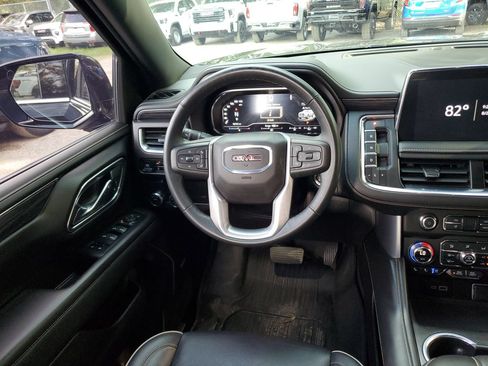 Used 2024 GMC Yukon SLT w/ SLT Luxury Package RWD image 12