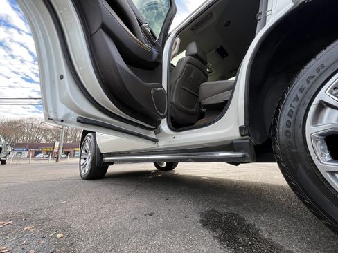 Used 2015 GMC Yukon Denali image 48