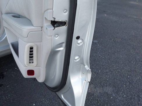 Used 2004 Mercedes-Benz E 500 Sedan image 51