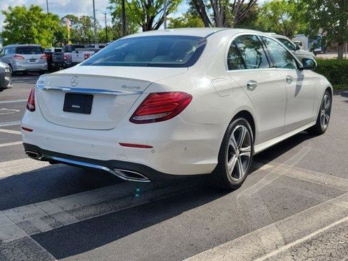 Used 2017 Mercedes-Benz E 300 4MATIC image 6