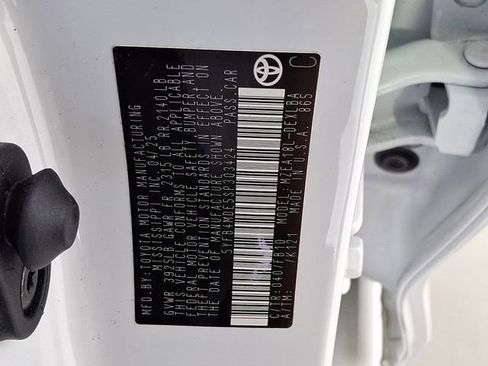 Used 2025 Toyota Corolla LE w/ Convenience Package FWD image 33