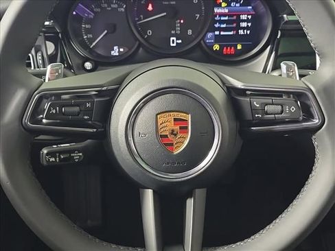 New 2026 Porsche Macan image 26