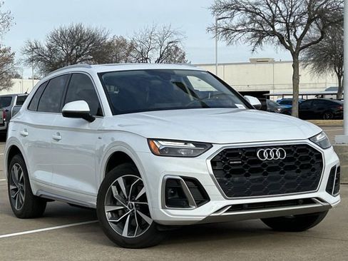 Used 2023 Audi Q5 2.0T Premium Plus w/ Premium Plus Package image 2