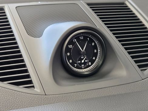 New 2026 Porsche Macan Base image 20