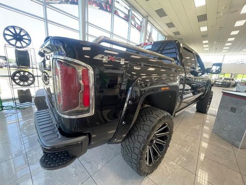 Used 2018 GMC Sierra 1500 Denali w/ Denali Ultimate Package AWD/4WD image 3