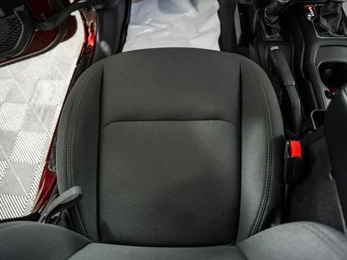 Used 2021 Jeep Gladiator Willys image 35