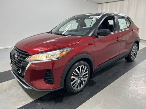 Used 2023 Nissan Kicks SV image 5