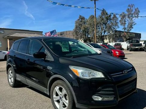 Used 2016 Ford Escape SE FWD image 1