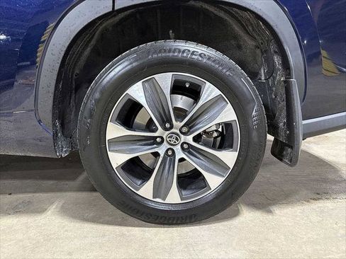 Used 2022 Toyota Highlander XLE image 10