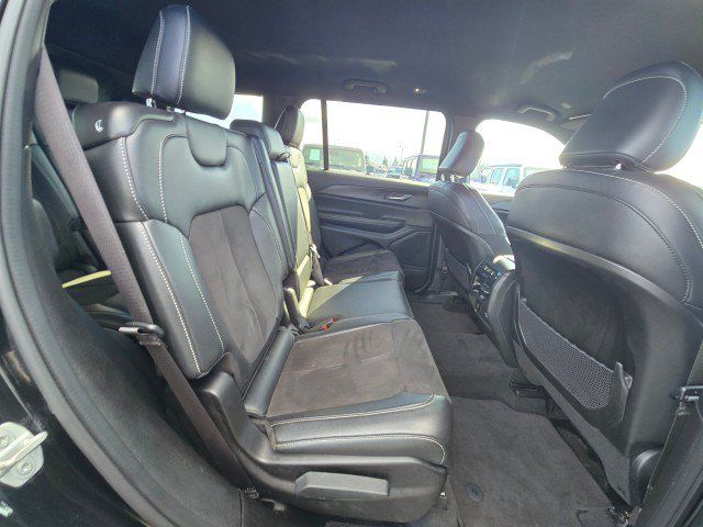 Used 2024 Jeep Grand Cherokee L Altitude AWD/4WD image 15