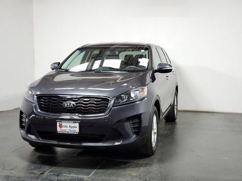Used 2019 Kia Sorento LX image 4