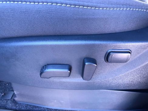 New 2025 Nissan Frontier SV w/ SV Convenience Package image 16