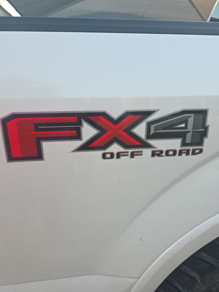 Used 2016 Ford F150 Platinum w/ Equipment Group 701A Luxury AWD/4WD image 6